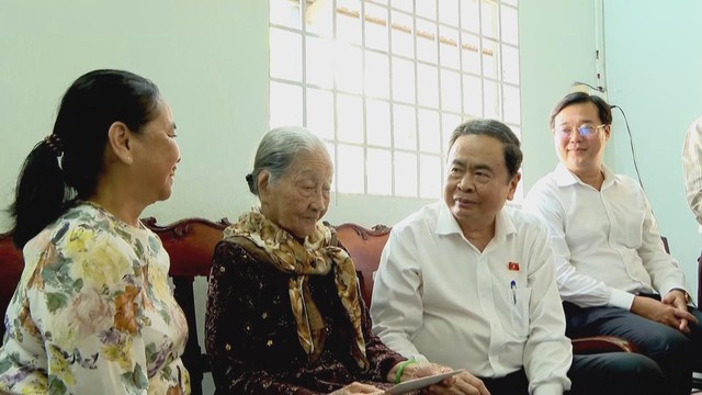 Đoàn lãnh đạo Đảng, Nhà nước tiếp xúc cử tri trên địa bàn TP. Hồ Chí Minh - Ảnh 5.