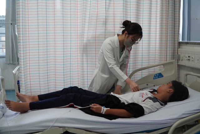 Nghi ngộ độc thực phẩm sau khi ăn bánh mì tại phường Vũng Tàu - Ảnh 1.