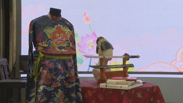 Ngày hội Sách và Văn hóa đêm: Nơi giao thoa giữa giá trị truyền thống và hơi thở đương đại - Ảnh 4.