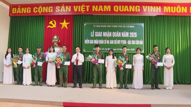 Sôi nổi ngày hội giao nhận quân 2026: Khí thế tuổi trẻ lan toả khắp TP. Hồ Chí Minh- Ảnh 4. Sôi nổi ngày hội giao nhận quân 2026: Khí thế tuổi trẻ lan toả khắp TP. Hồ Chí Minh- Ảnh 4.