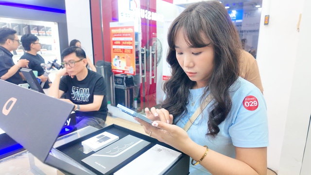 100 khách hàng sỡ hữu sớm Galaxy S26 Ultra - Ảnh 7.