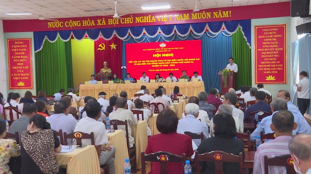 Ứng cử viên đại biểu Quốc hội khóa XVI và HĐND TP. Hồ Chí Minh tiếp xúc cử tri tại phường Phú An và Lái Thiêu - Ảnh 1.