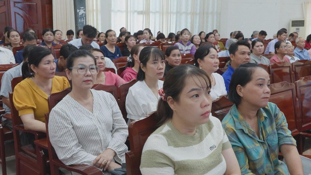 Ứng cử viên đại biểu HĐND TP. Hồ Chí Minh tiếp xúc cử tri tại xã Dầu Tiếng và xã Long Hòa - Ảnh 3.