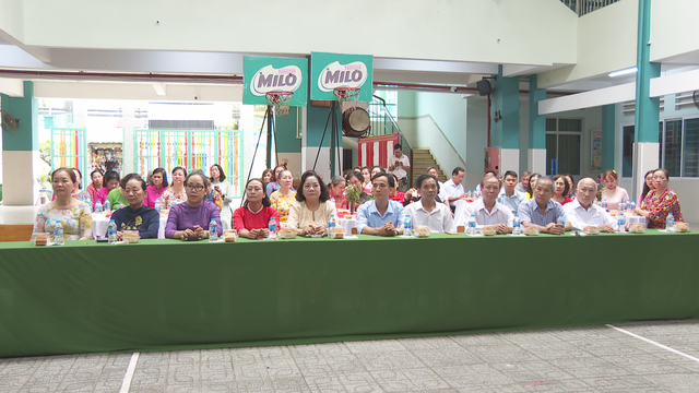 Phụ nữ phường Bình Thạnh ôn truyền thống 8/3, tìm hiểu ứng cử viên trước ngày bầu cử - Ảnh 4.