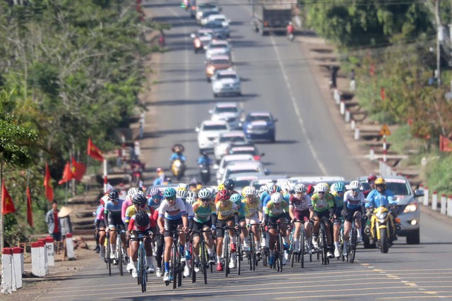UCI BIWASE 2026: Những đóa hồng trên guồng quay tốc độ - Ảnh 2.