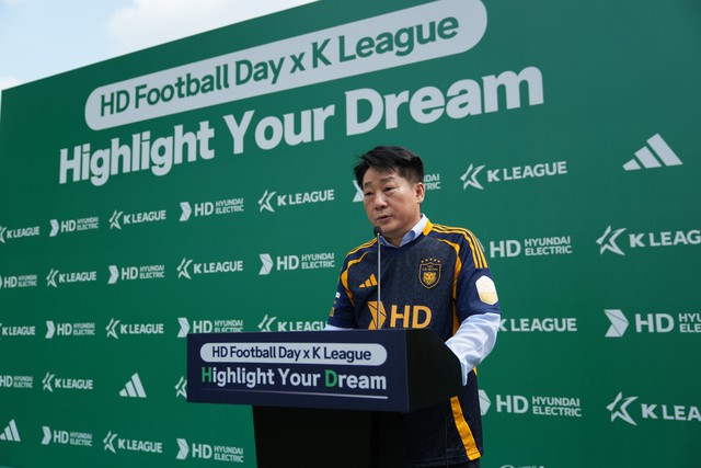 Ngày hội bóng đá HD tại TP.HCM: HLV Kim Sang Sik truyền cảm hứng cho cầu thủ nhí - Ảnh 6.