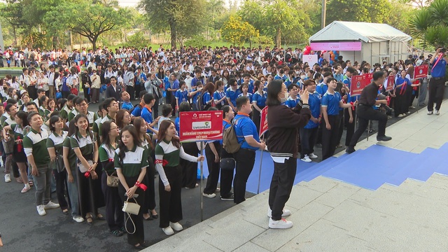 Lan tỏa thông điệp yêu thương tại chương trình hiến máu "Chủ Nhật Đỏ" lần thứ XVIII - năm 2026 - Ảnh 1.