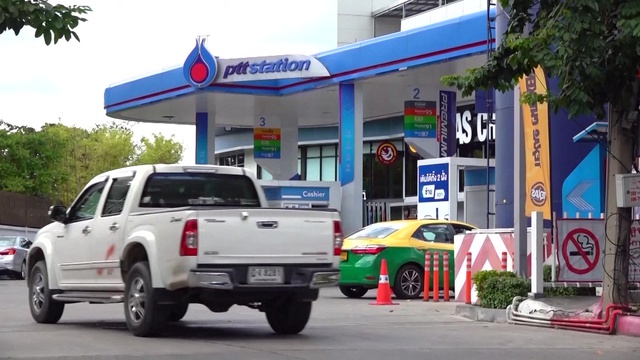 Thị trường chao đảo khi giá dầu vượt 110USD/thùng - Ảnh 2.