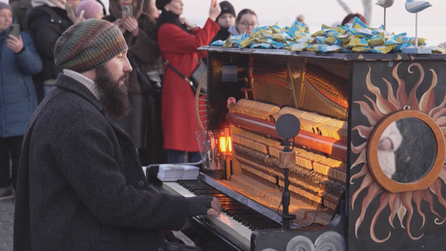 Ucraina: Đón bình minh với tiếng nhạc piano  - Ảnh 2.