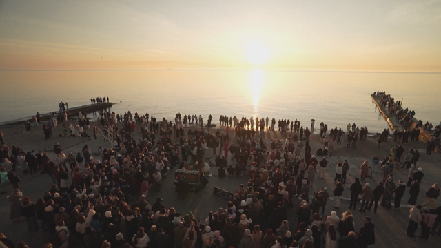 Ucraina: Đón bình minh với tiếng nhạc piano  - Ảnh 1.