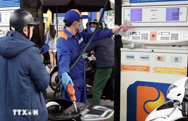 Thị trường ngày 1/4/2026: Vàng giữ đà tăng mạnh, xăng giảm mạnh khi có thông tin Iran có thể sẵn sàng chấm dứt chiến tranh - Ảnh 5.