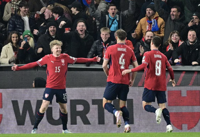 Xác định trọn vẹn 48 đội bóng tham dự World Cup 2026; Italia lần thứ 3 lỡ hẹn - Ảnh 2.