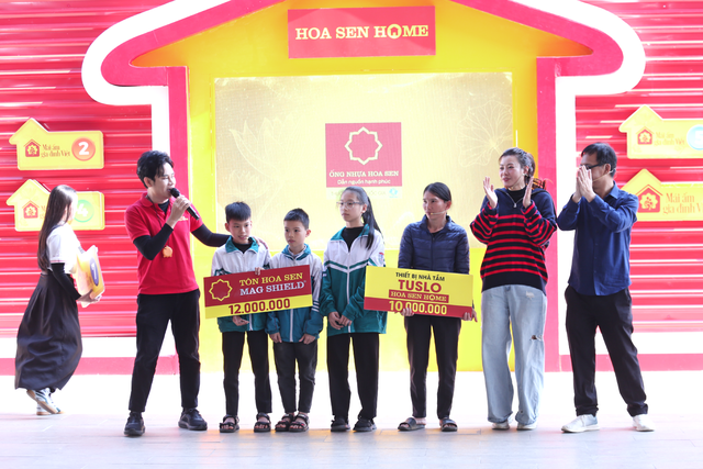 "Mái ấm gia đình Việt" tập 6 trao hơn 330 triệu đồng cho các em nhỏ mồ côi - Ảnh 9.
