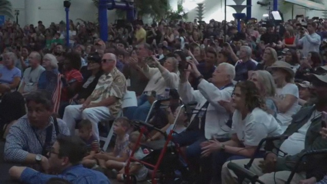 Artemis II hạ cánh thành công, khép lại hành trình quanh Mặt Trăng - Ảnh 5.