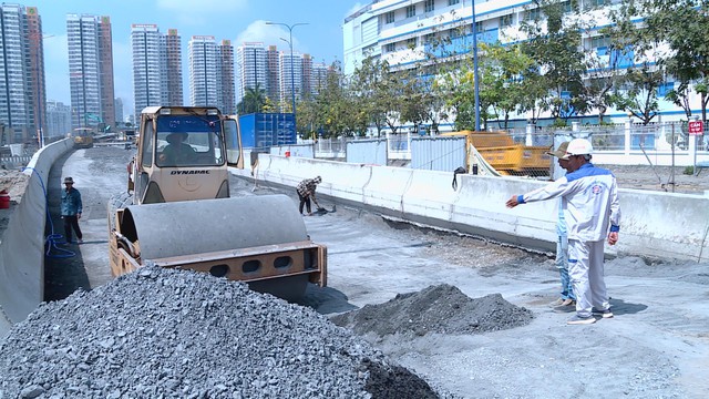 Cầu vượt N3 nút giao An Phú đạt 95% khối lượng, sẵn sàng thông xe dịp 30/4- Ảnh 1.