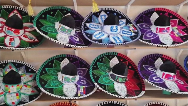 Mexico: Nón sombrero đầy sắc màu mừng World Cup - Ảnh 1.