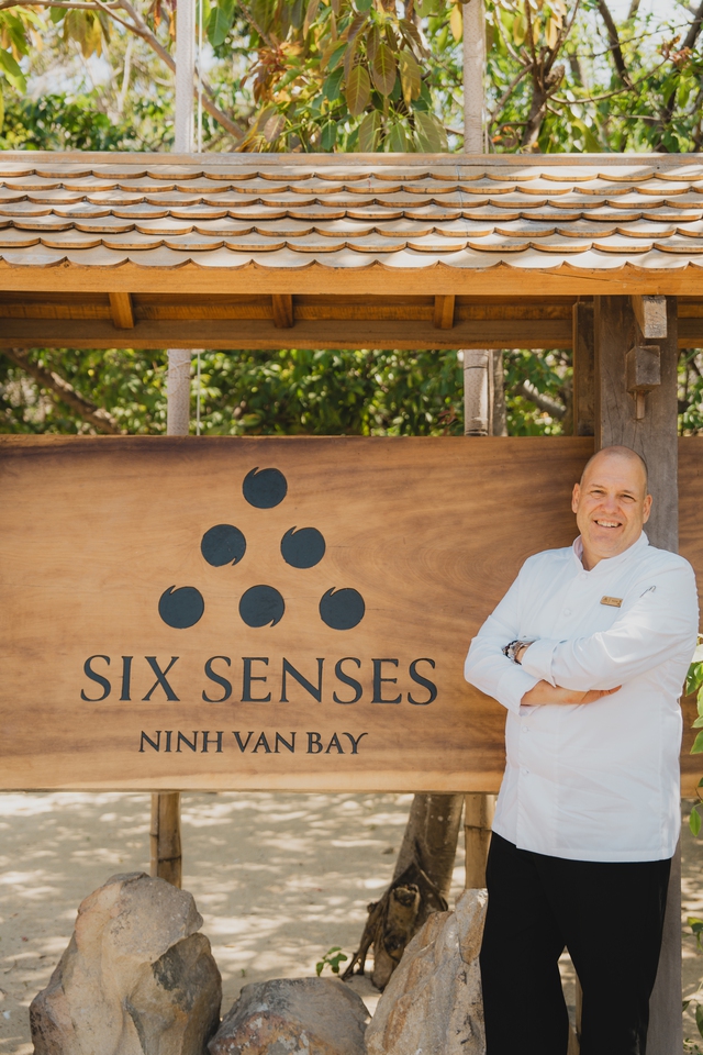 Đầu bếp 40 năm kinh nghiệm về Việt Nam, “làm mới” ẩm thực tại Six Senses Ninh Vân Bay - Ảnh 1.