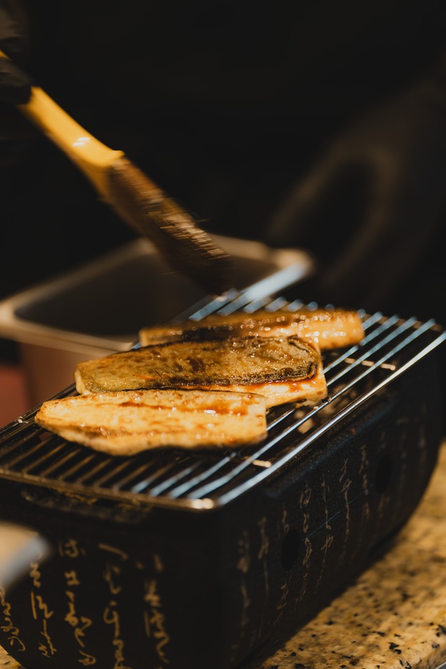 Đầu bếp 40 năm kinh nghiệm về Việt Nam, “làm mới” ẩm thực tại Six Senses Ninh Vân Bay - Ảnh 5.