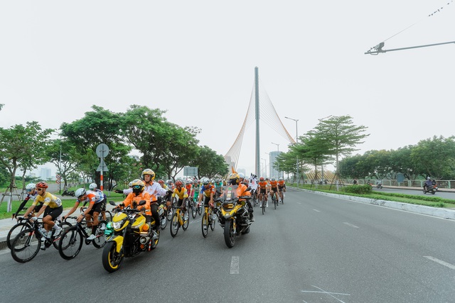 Ảnh đẹp chặng 11 Cúp Truyền hình 2026: Giữa miền Trung nắng gió- Ảnh 1.