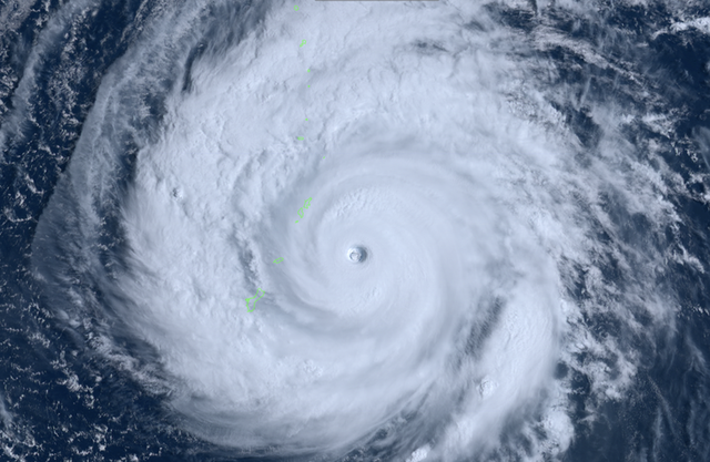 Siêu bão Sinlaku duy trì cường độ cấp 17, áp sát quần đảo Bắc Mariana - Ảnh 1.