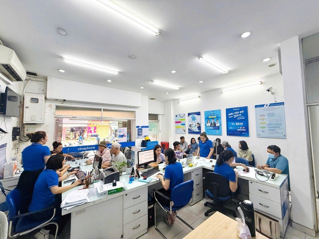 VinaPhone dốc toàn lực hỗ trợ người dân chuẩn hoá thông tin thuê bao di động - Ảnh 5.