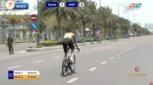 Màn solo tại đích đến của "Anh Sen" Christoph Janssen tại chặng 12 - Cúp Truyền hình 2026 - Ảnh 1.