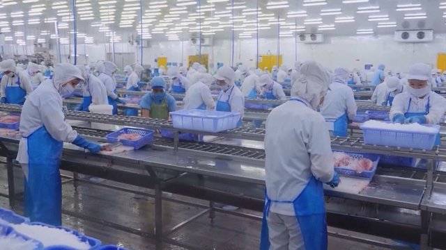 Ngân hàng thương mại đồng loạt giảm lãi suất, tạo dư địa giảm lãi suất cho vay - Ảnh 4.