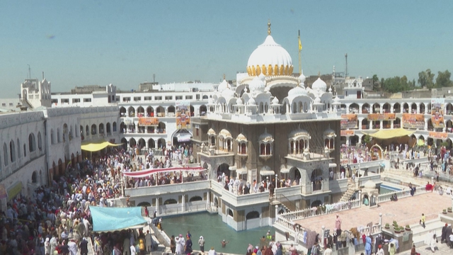 Pakistan: Lễ hội Baisakhi thu hút hàng ngàn tín đồ Sikh - Ảnh 1.