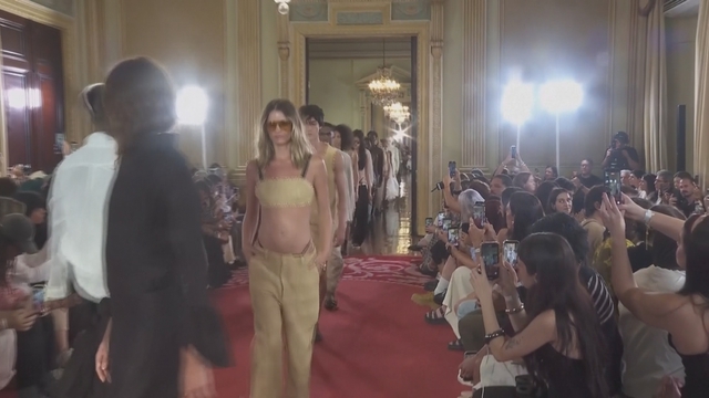 Brazil: Tuần lễ thời trang Rio trở lại sau 10 năm vắng bóng - Ảnh 1.