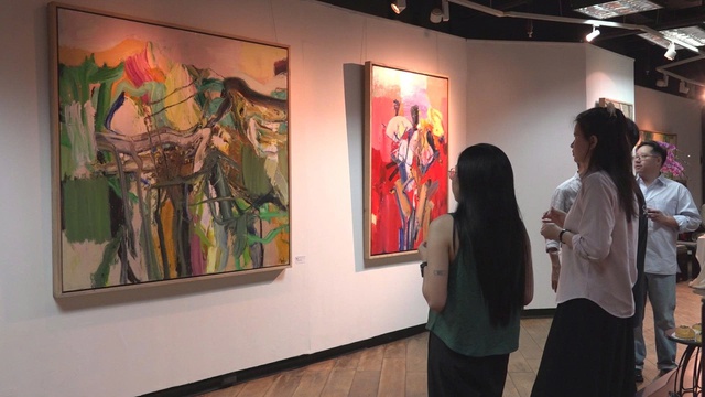 Triển lãm của họa sĩ Trần Hải Minh và Trần Lưu Mỹ: Mỗi bức tranh một tâm cảnh - Ảnh 3.