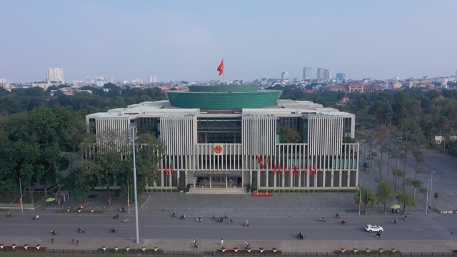 Quốc hội Khóa XVI tăng tốc hoàn thiện thể chế từ kỳ họp đầu tiên - Ảnh 4.