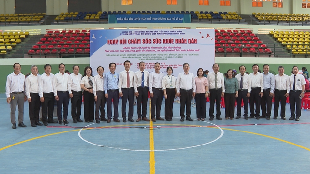 TP. Hồ Chí Minh ra quân khám sức khỏe toàn dân quy mô lớn nhất từ trước đến nay - Ảnh 1.