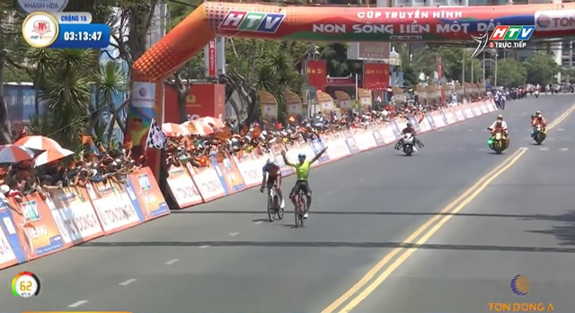 Chặng 15 Cúp Truyền hình 2026: Đặng Thành Được xuất sắc chiến thắng chặng - Phạm Lê Xuân Lộc "xé" Áo chấm đỏ - Ảnh 3.