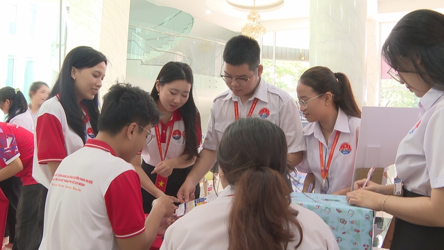 Trải nghiệm “Một ngày làm sinh viên” tại Học viện Cán bộ TP. Hồ Chí Minh - Ảnh 2.