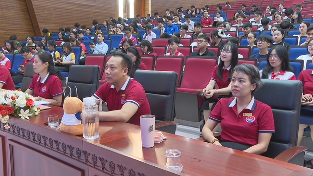 Trải nghiệm “Một ngày làm sinh viên” tại Học viện Cán bộ TP. Hồ Chí Minh - Ảnh 3.