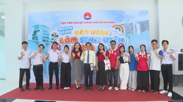 Trải nghiệm “Một ngày làm sinh viên” tại Học viện Cán bộ TP. Hồ Chí Minh - Ảnh 4.