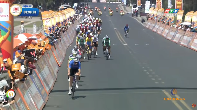 Marchuk Dzianis thể hiện sở trường nước rút dành trọn Sprint 2 chặng 17 - Ảnh 2.