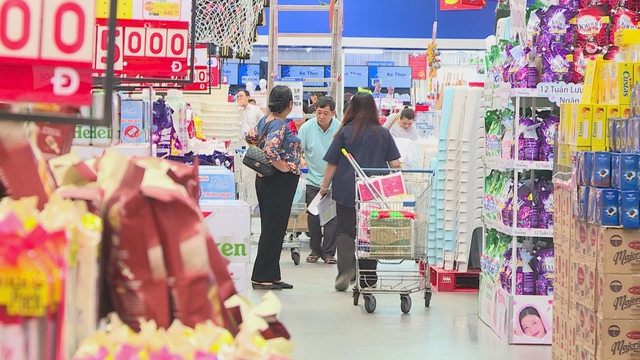 Thị trường bán lẻ TP. Hồ Chí Minh tăng tốc, "chạy đua" khuyến mãi dịp 30/4 - 1/5 - Ảnh 4.