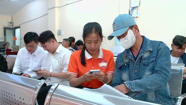 TP. Hồ Chí Minh đẩy mạnh “cánh tay ảo” hỗ trợ giải quyết thủ tục hành chính - Ảnh 3.