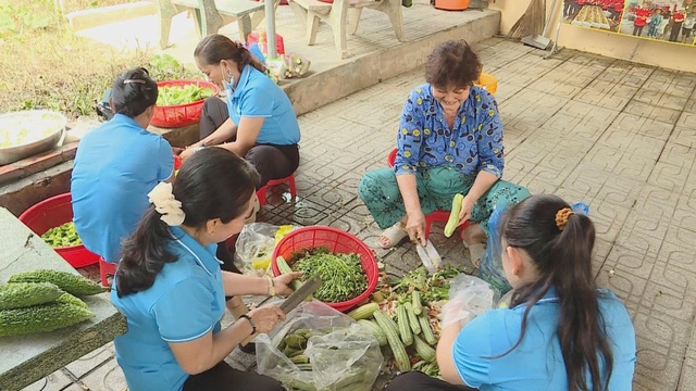 Trao bữa ăn, lan tỏa yêu thương - Ảnh 3.