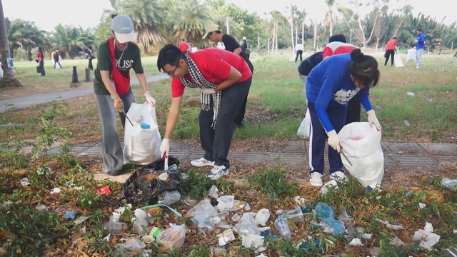 60 Giây ngày 22/4/2026 | Hưởng ứng Ngày Trái Đất 22/4: Chung tay nhặt rác, lan tỏa thông điệp sống xanh - Ảnh 1.
