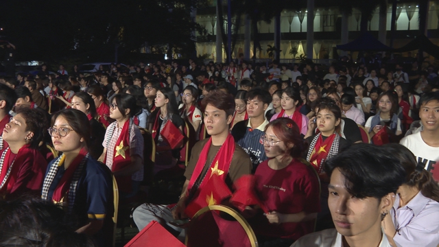 “Khải hoàn ca”: Tái hiện những mốc son lịch sử của dân tộc bằng ngôn ngữ nghệ thuật - Ảnh 5.