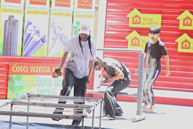 Song Luân, Anh Tú bán bánh gây quỹ giúp trẻ em "Mái ấm gia đình Việt" - Ảnh 7.