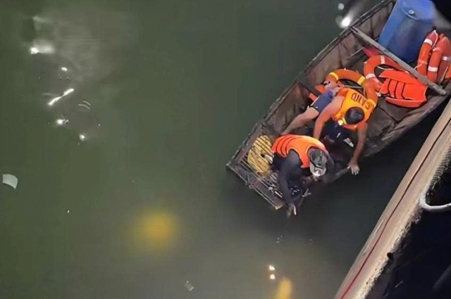 Phát hiện thi thể đôi&nbsp;vợ&nbsp;chồng trẻ&nbsp;dưới đập thủy lợi - Ảnh 1.