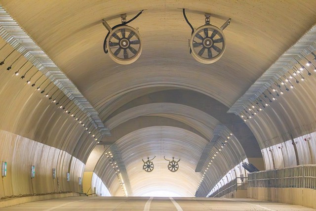 Cao tốc Quảng Ngãi - Hoài Nhơn vận hành từ 29/4, chưa thu phí - Ảnh 2.