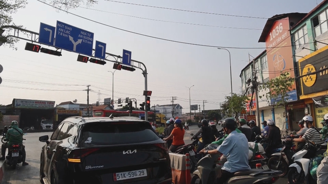 60 Giây ngày 28/4/2026 | Cửa ngõ TP. Hồ Chí Minh thông suốt sau nghỉ lễ Giỗ Tổ - Ảnh 1.