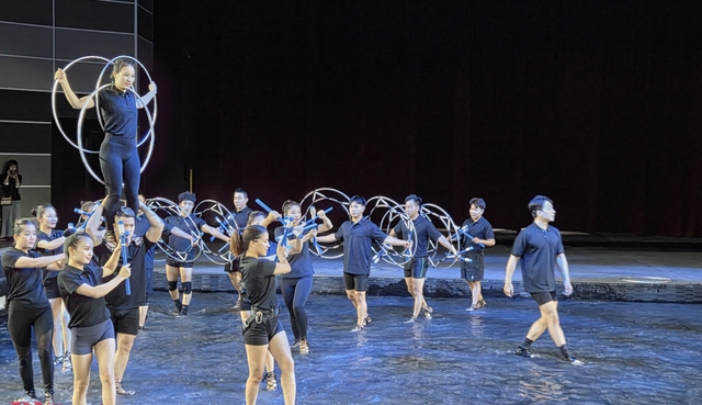 Xem miễn phí vở cải lương "Khách sạn Hào Hoa" dịp 30/4 - Ảnh 2.