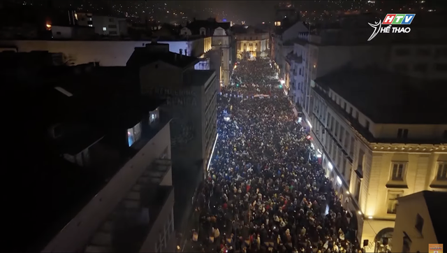 Bóng đá Bosnia hân hoan với niềm vui tham dự World Cup sau 12 năm - Ảnh 1.