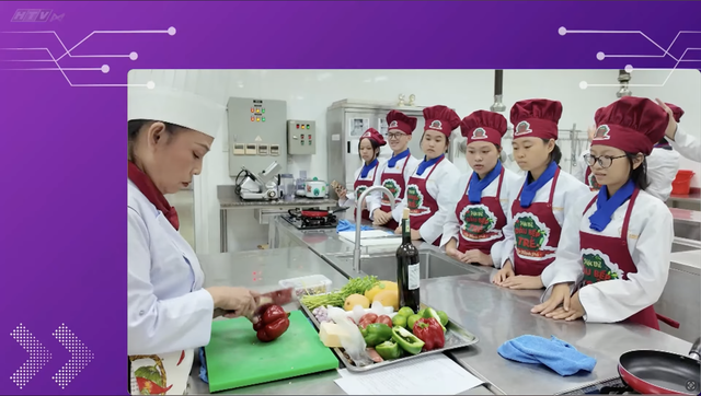 Hội thi "Đầu bếp trẻ" lần thứ 13: Sân chơi ẩm thực đầy sáng tạo của học sinh THPT- Ảnh 1.