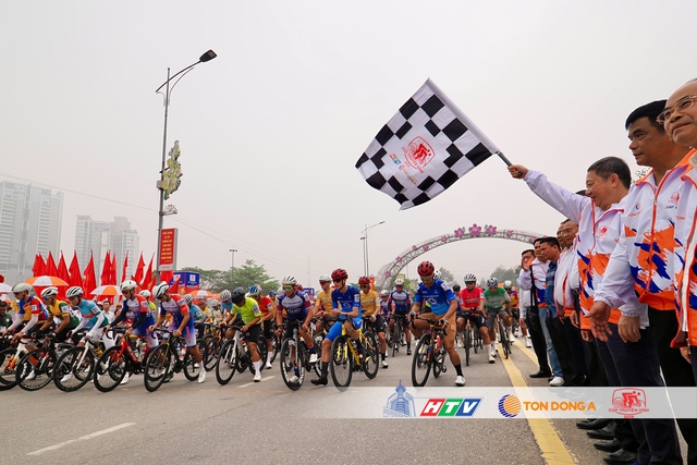 Khoảnh khắc đẹp Chặng 1: Vòng đua quanh Hồ Văn Lang (Phú Thọ) - Ảnh 5.